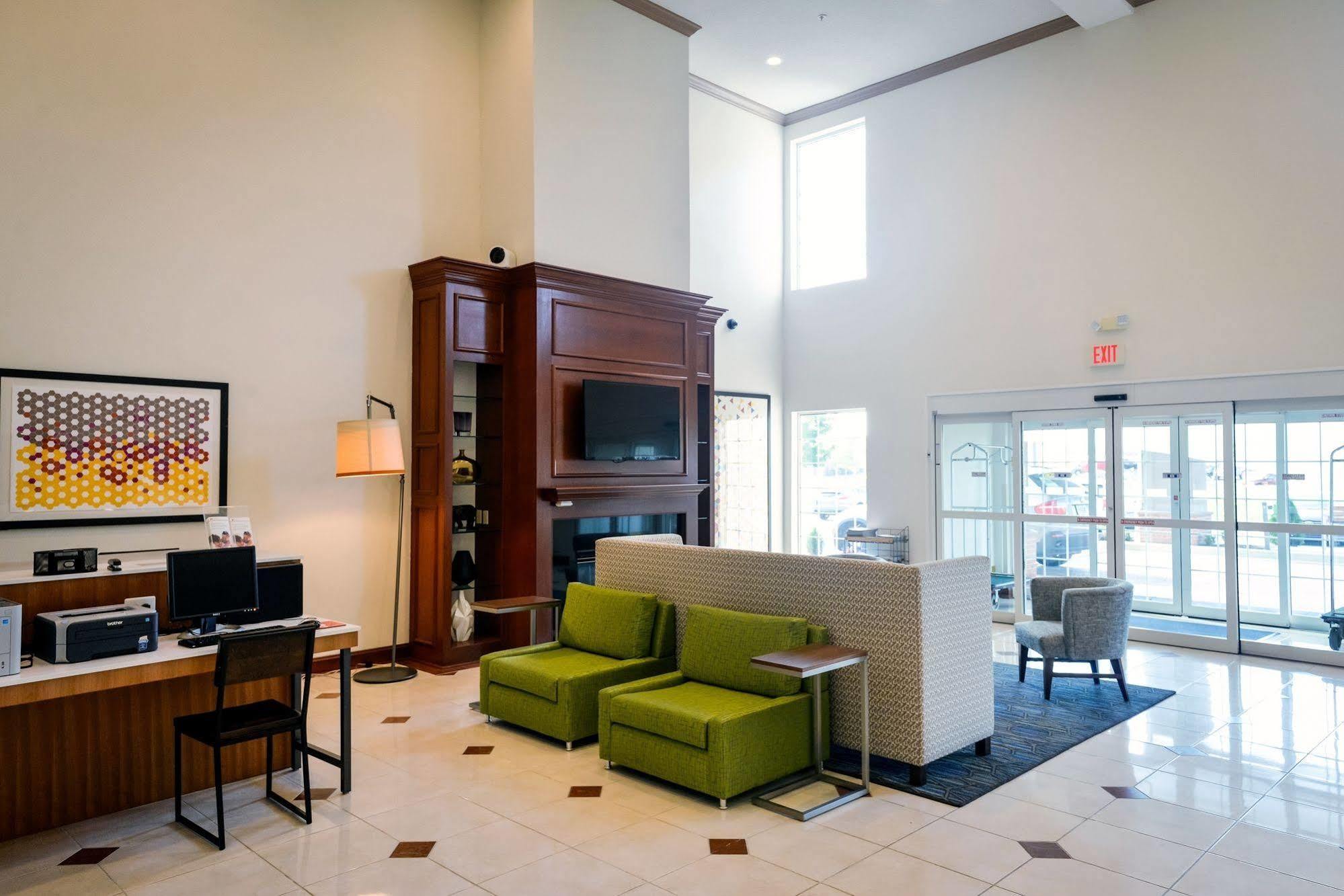 Holiday Inn Express Prince Frederick By Ihg Exteriér fotografie