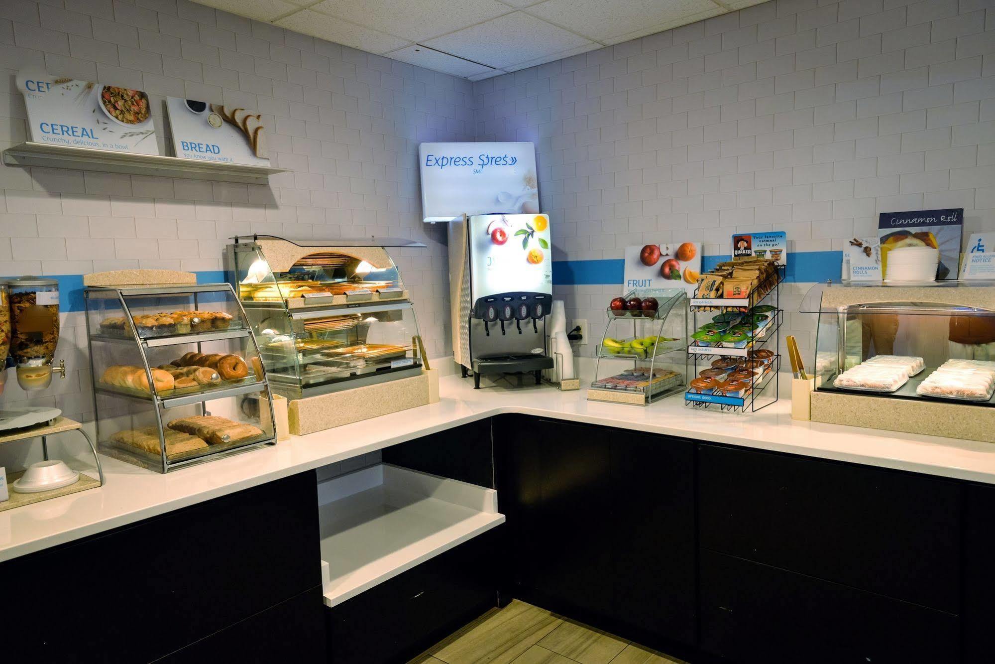 Holiday Inn Express Prince Frederick By Ihg Exteriér fotografie