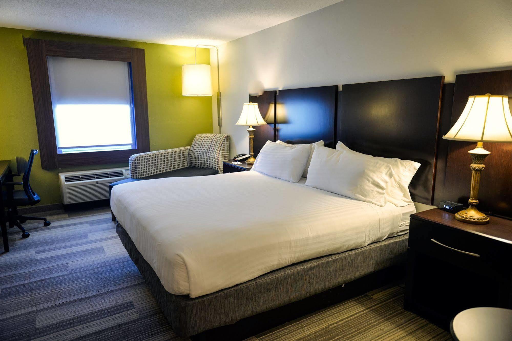 Holiday Inn Express Prince Frederick By Ihg Exteriér fotografie